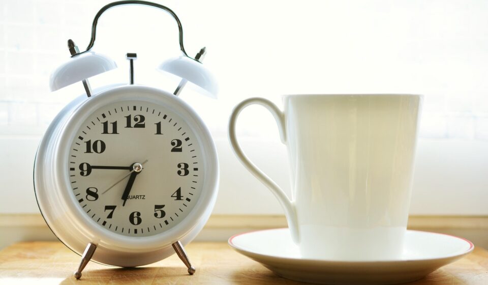 new year, alarm clock, cup, morning, drink, beverage, clock, time, breakfast, coffee cup
