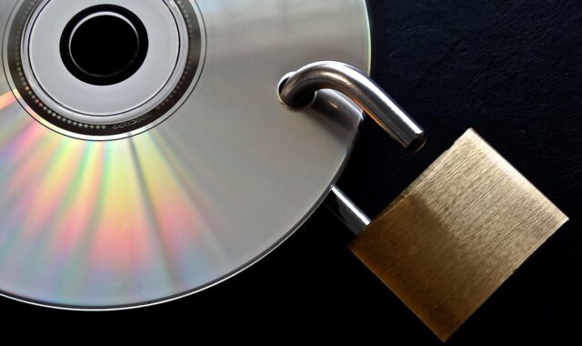 privacy policy, data security, encrypted, password, access data, u-lock, to, closed, metal, glittering, secured, golden, security, computer, digital, to lock, cd, dvd, data disk, castle, padlock, data backup, backup, open, unsecured, unsure, security vulnerability, data backup, backup, backup, backup, backup, backup