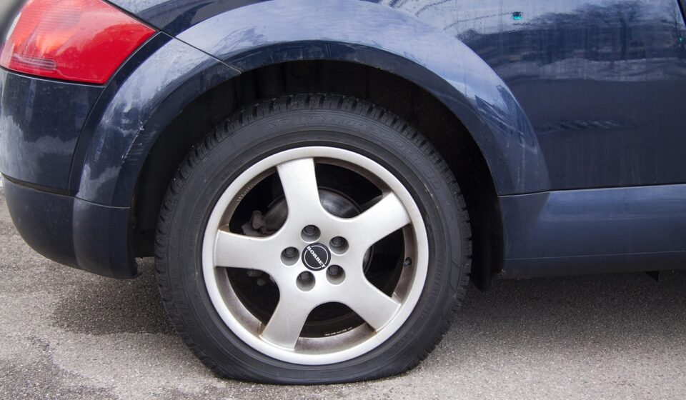 flatfoot, senselessly mature, flat tire, breakdown, help, emergency situation, emergency call, automobile, broken, damage, accident, flat tire, flat tire, flat tire, flat tire, flat tire