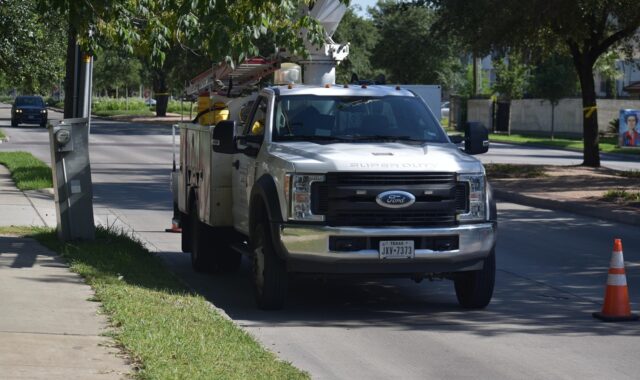 white truck, truck, utility truck, repair, ford, maintenance, working, employment, internet, service, outdoors, street, nature, equipment, trees