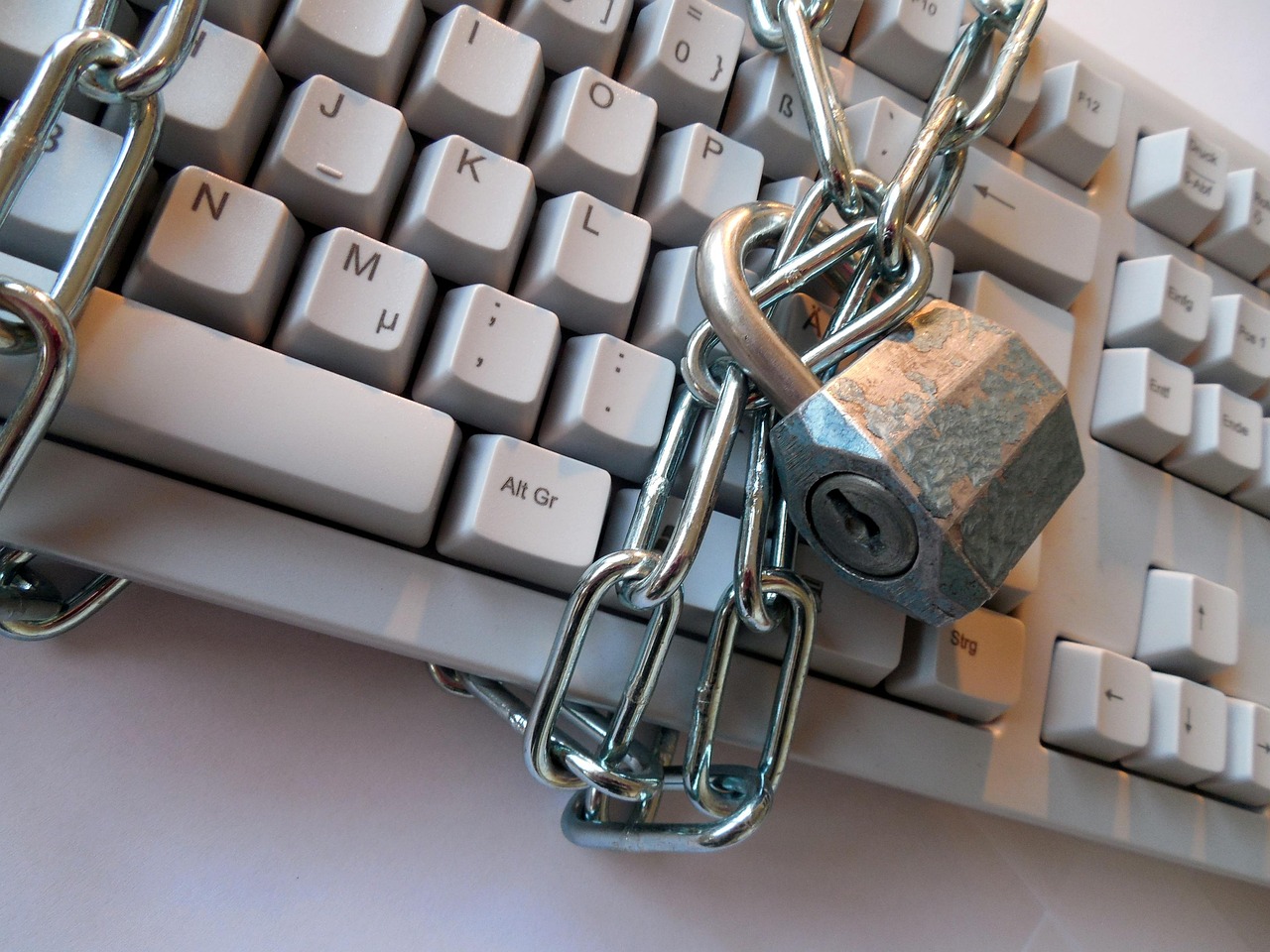 privacy policy, keyboard, security, secure, to back up, protection, castle, chain, padlock, computer, pc, protect, trojan, data theft, password, keyword, privacy policy, privacy policy, privacy policy, privacy policy, privacy policy, padlock, padlock, data theft, keyword, keyword, keyword